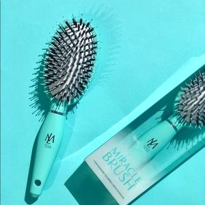 Leyla Milani Miracle Brush